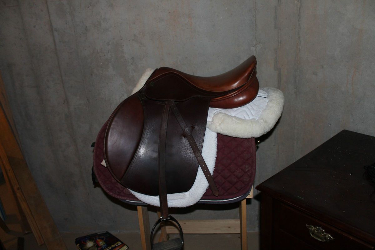  Henri de Rivel English Saddle