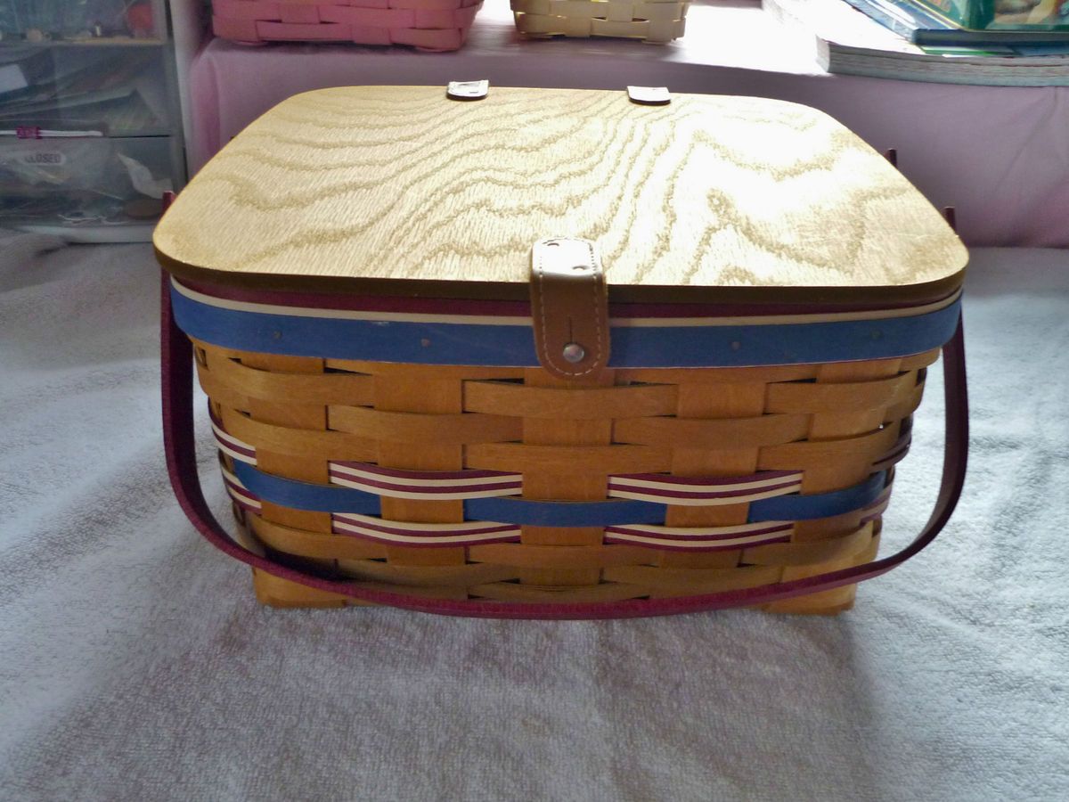 Longaberger American Celebrations Small Picnic (Cake) Basket GUC