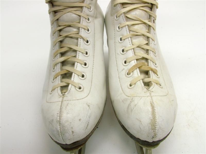 Womens Riedell 220 White Ice Figure Skates Sheffield Steel Blades Size