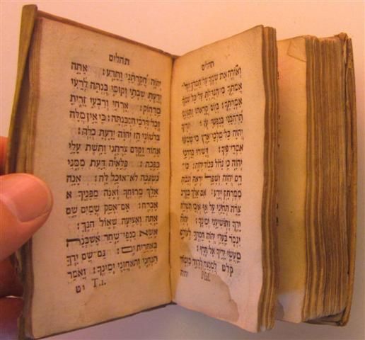 1565 Paris Miniature Tehillim Psalms Jewish Expulsions Highlighted