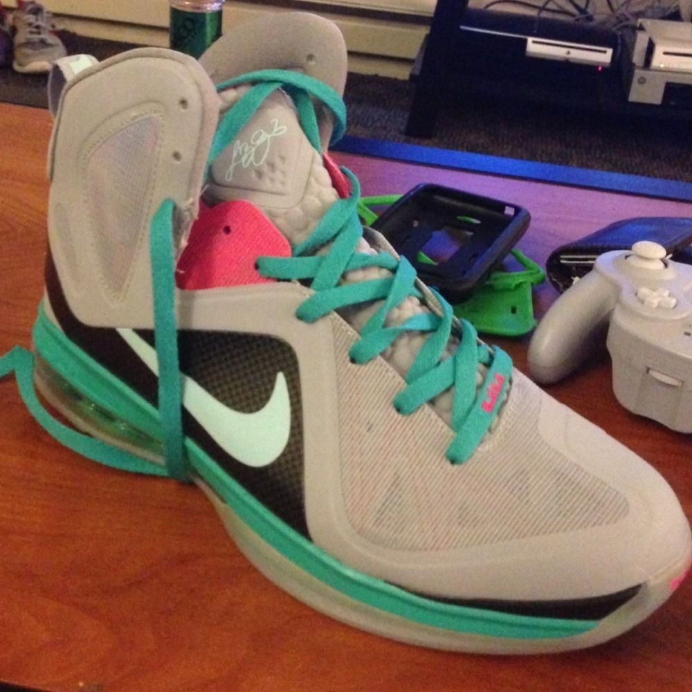 Lebron James P s Elite South Beach Size 12 Nike