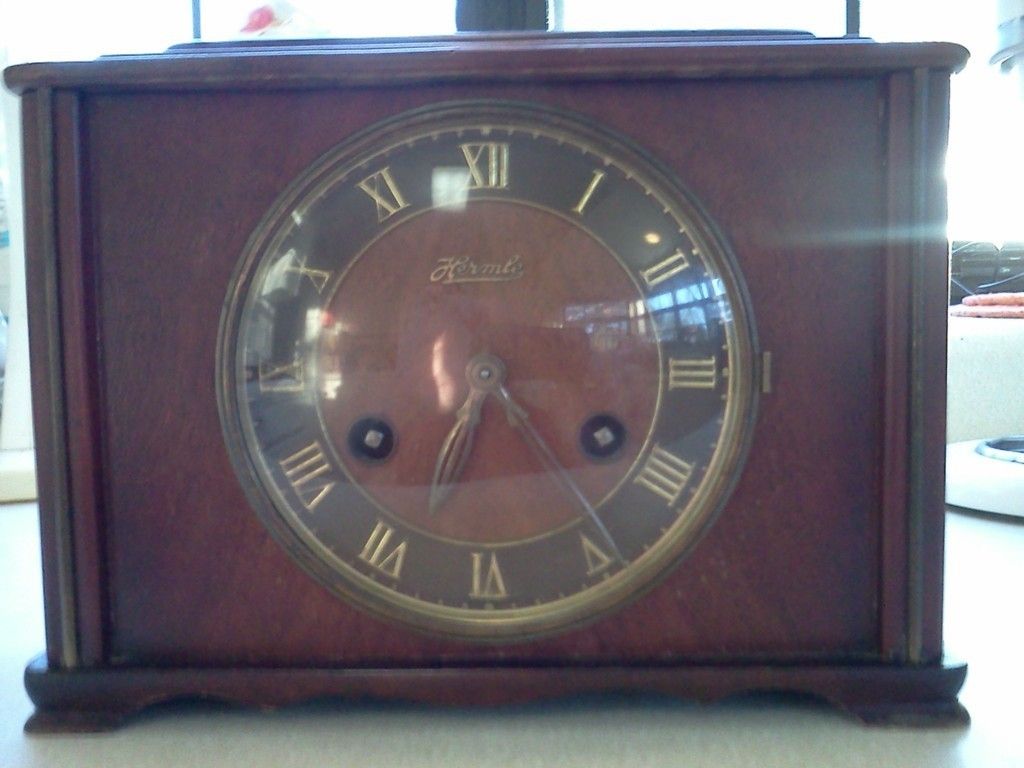 Hermle Shelf Mantle Clock Movement Chimes Bell