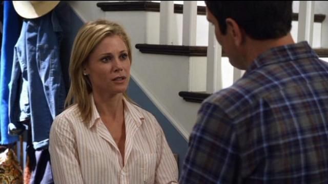 Modern Family Claire Dunphy Julie Bowen Worn Frank Eileen Shirt EP 201