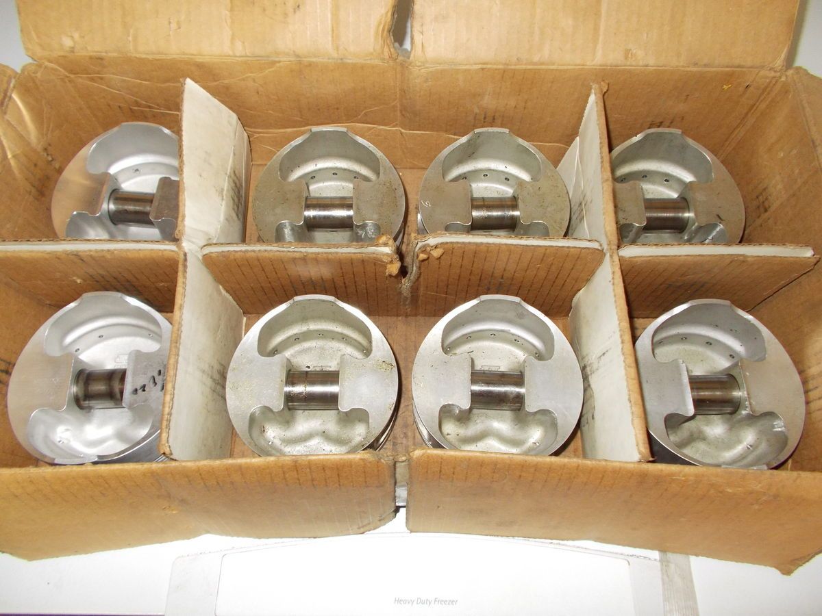 SBC Pistons