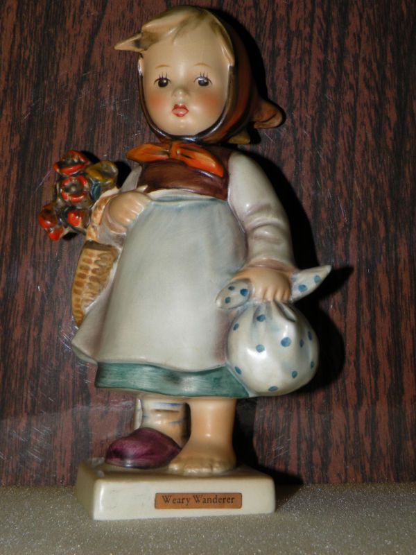 Hummel Weary Wanderer Goebel Figurine 204 TMK 4