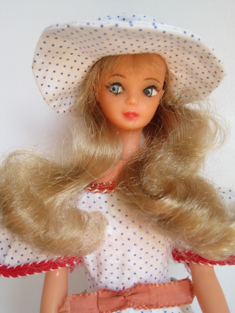 BELLITA DOLL IN PETRA VON PLASTY LAUSANNE #20 OUTFIT+ VINTAGE 1960S