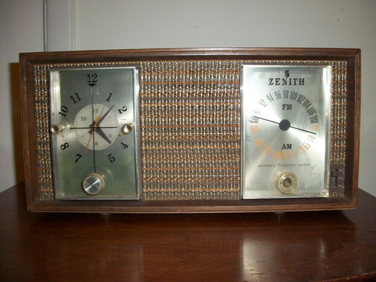 Vintage Zenith Long Distance Am FM Tube Radio Works