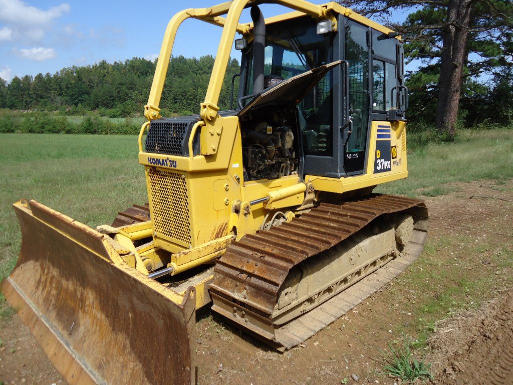 Low Hours Very Nice Komatsu D37PX 21A