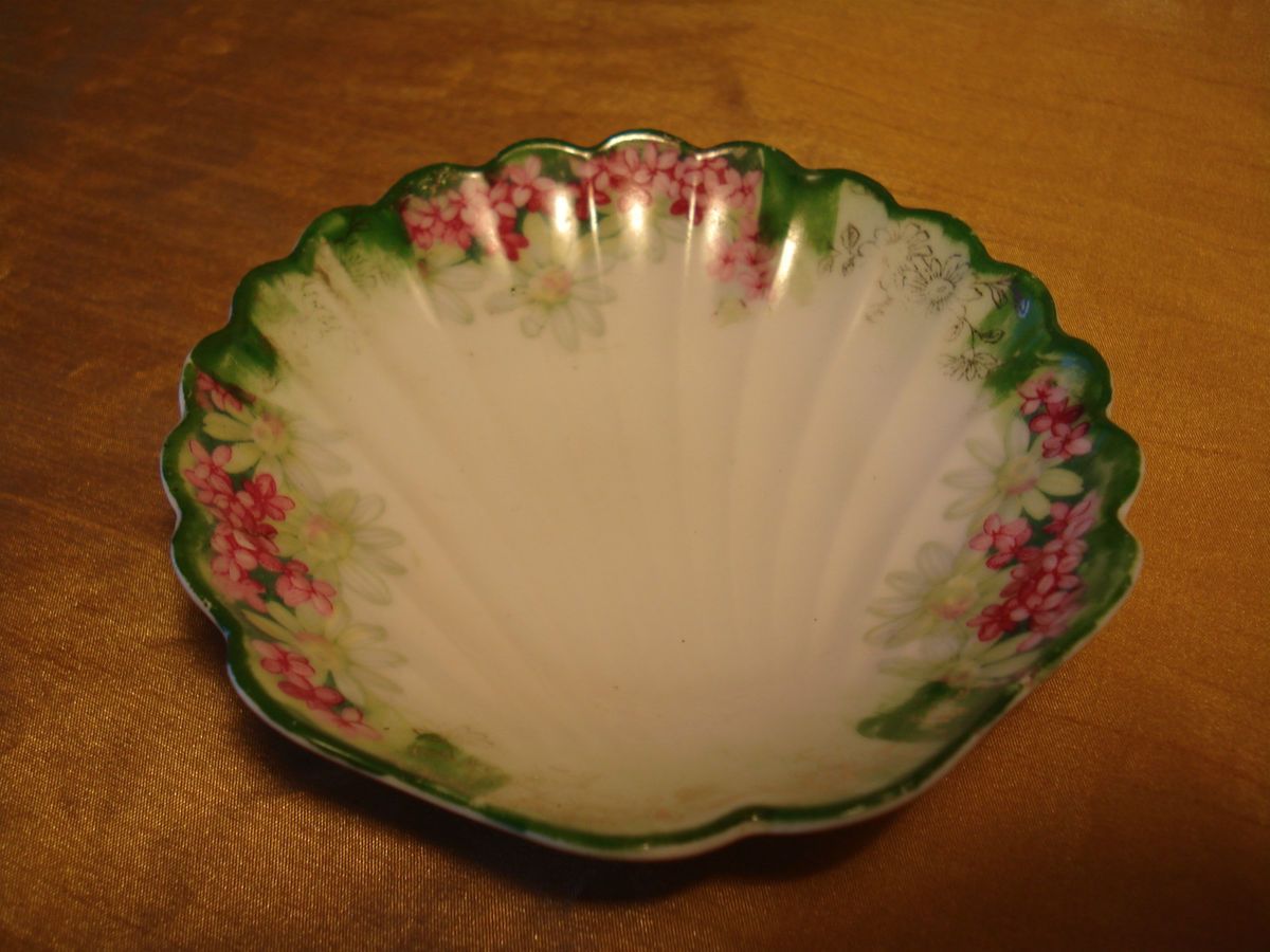 Royal Rudolstadt PRUSSIA Shell Shaped Pin Dish w Flowers Crown Mark B