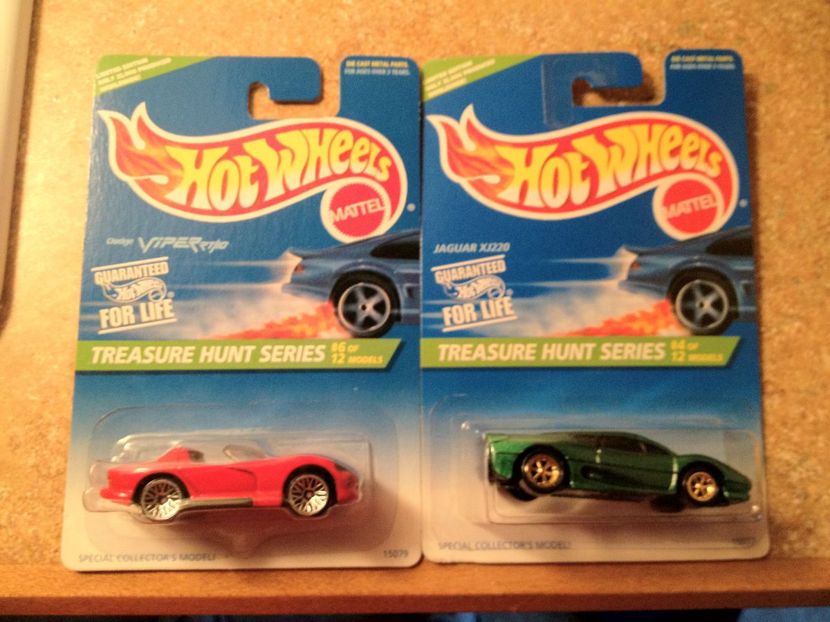 Mattel Hot Wheels 1996 Treasure Hunt Cars 4 Jaguar 6 Viper