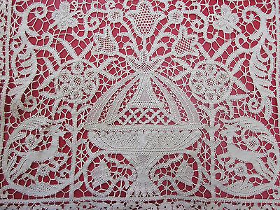 Point de Venise Figural Needle Lace Placemats, Napkins & 40 Runner