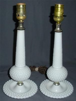 TABLE LAMPS RETRO VINTAGE WHITE MILK GLASS DRESSER VANITY PAIR