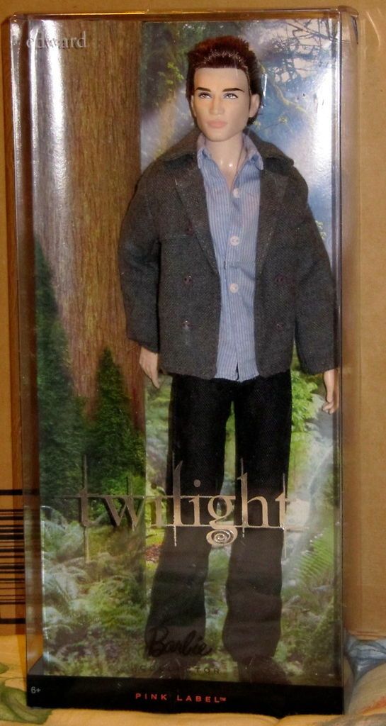 ORIGINAL 2009 Edward Cullen Twilight Pink Label Collector Edition