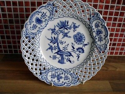 BOHEMIA EICHWALD ZWIEBELMUSTER BLUE ONION PLATE