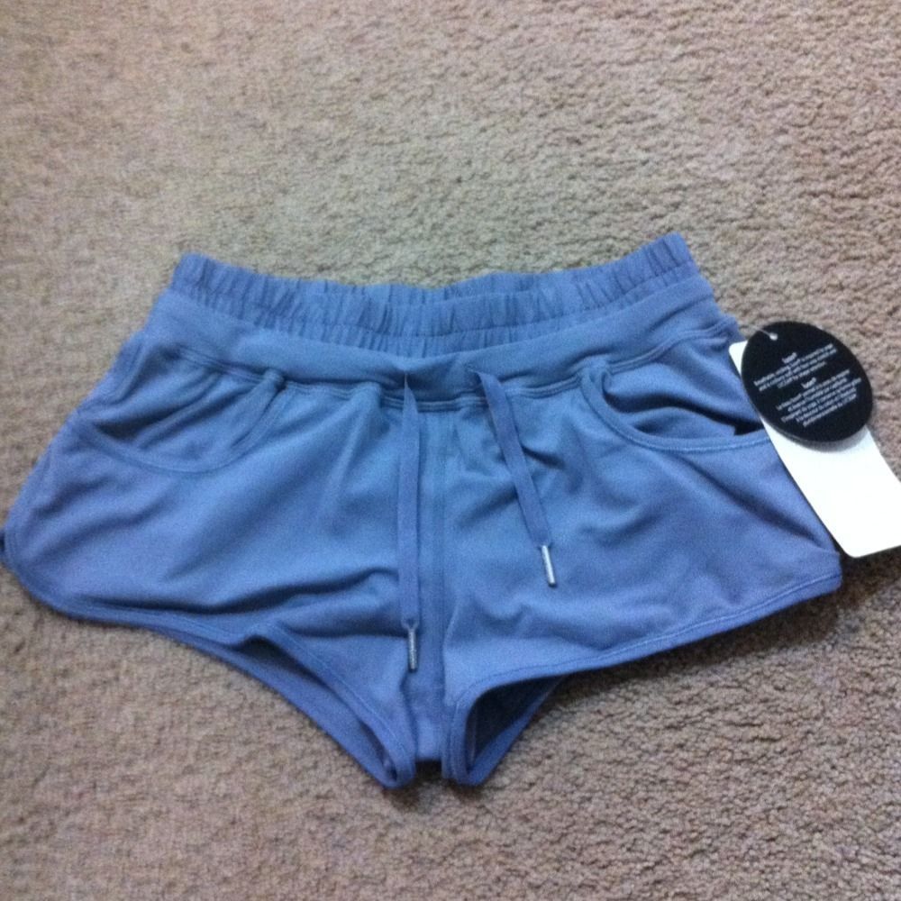 LULULEMON Strength And Tone Short FOSSIL GRAY BIKRAM YOGA NWT 4