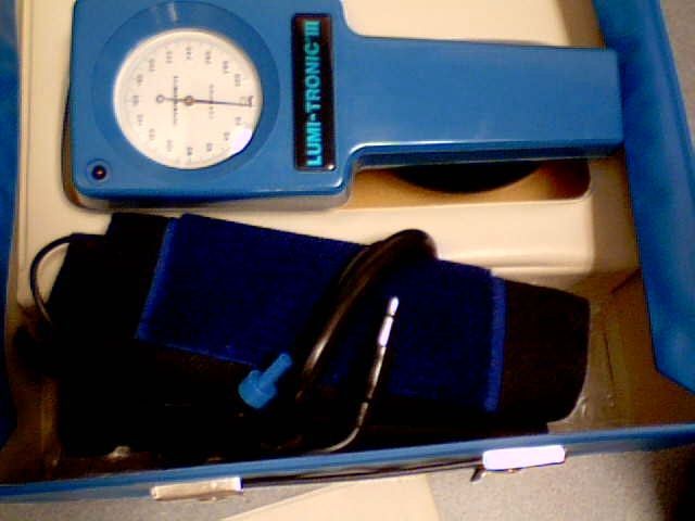 WORKING 1970S??? LUMI TRONIC III BLOOD PRESSURE KIT~COMPLETE~U SED