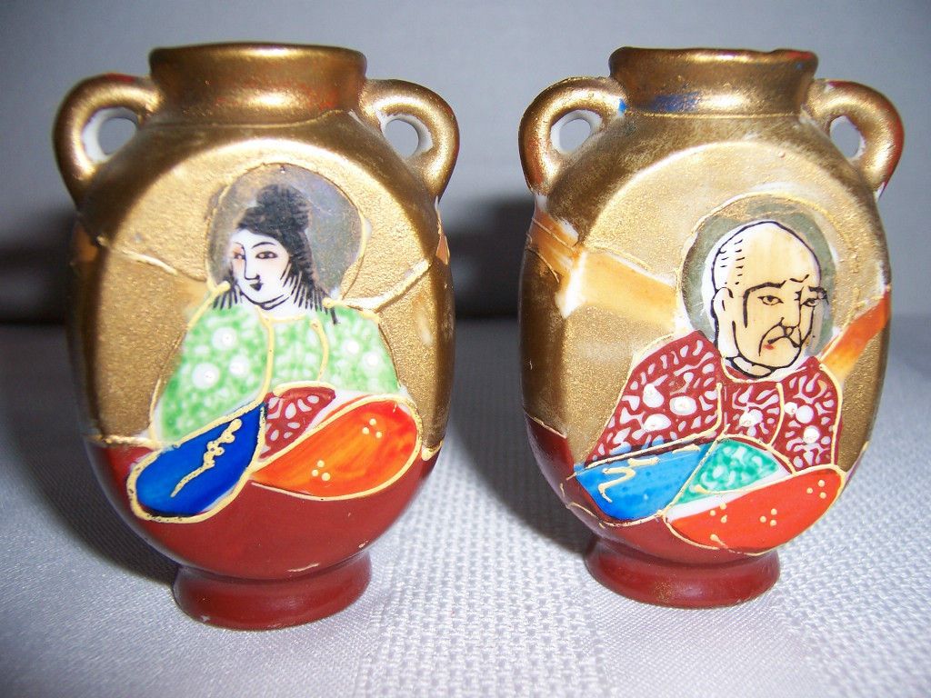 Occupied Japan Porcelain Samurai Miniature Vases   Very Good Condition