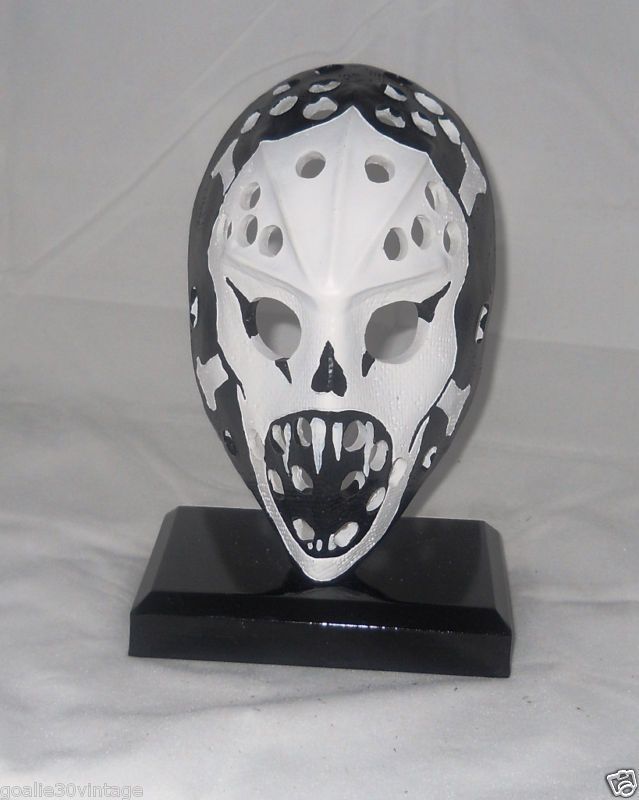 goalie mask in Autographs Original