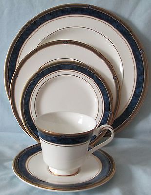 Royal Daulton 5 Piece Placesetting Stanwick