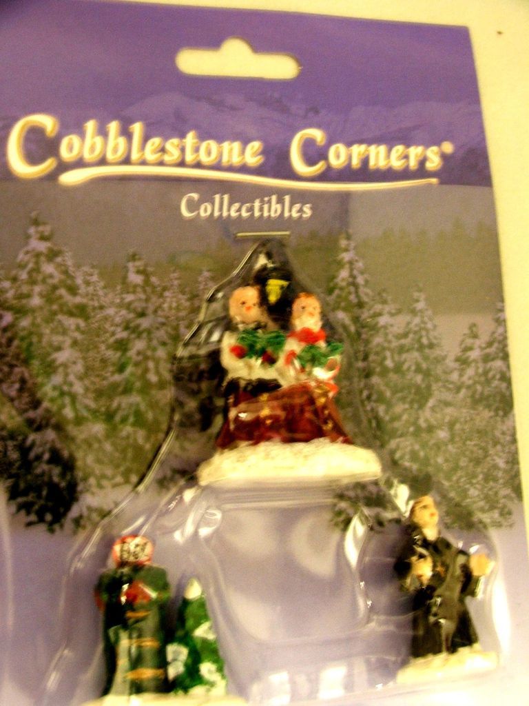 COBBLESTONE CORNERS VILLAGE ACCESSORIES CHOIR SINGERS MAILBOX