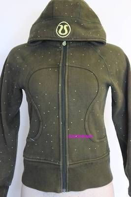 LULULEMON SZ 4 REMIX SCUBA IN DEEP CAMO WITH POLKA DOTS