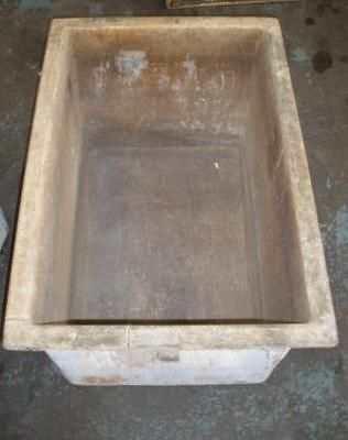 USED 36X24X24 FIBERGLASS TUB