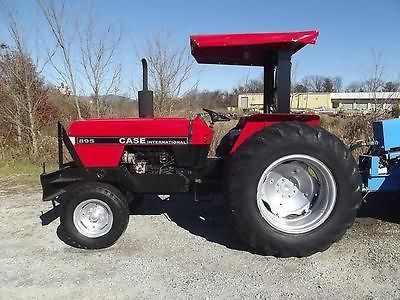 INTERNATIONAL CASE IH 895 TRACTOR