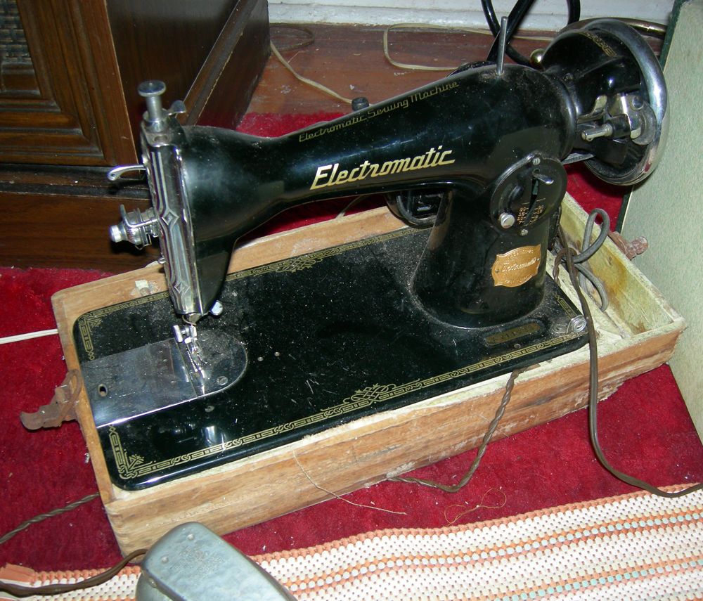 Vintage Morse Electromatic Sewing Machine with Carrying Case
