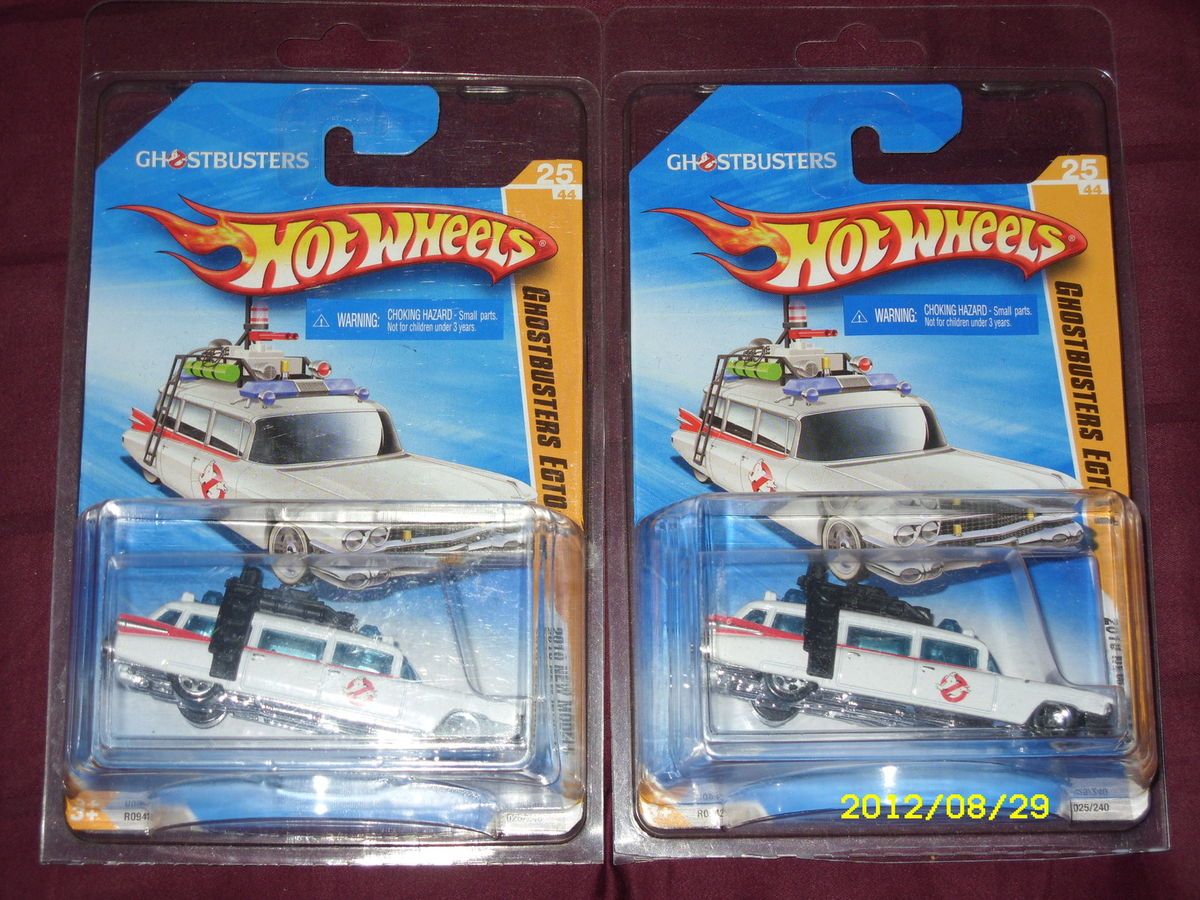  ECTO 1 Ambulance Cadillac Hot Wheels Car 2010 Lot of 2 w Protechs