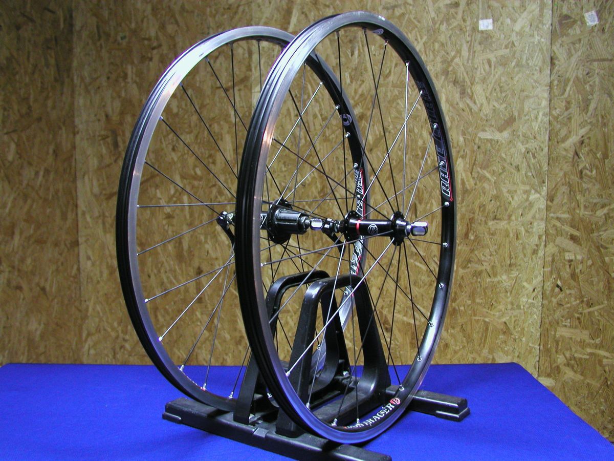 Bontrager Race Lite Tubeless Wheelset DT Swiss Hubs 26 Rims