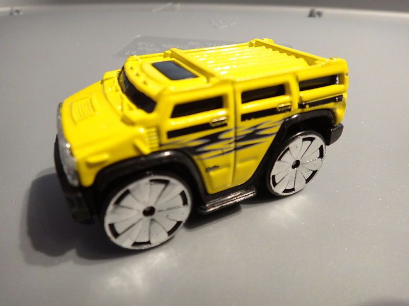 Loose 1 64 Hotwheels 2003 Hummer H2 Yellow