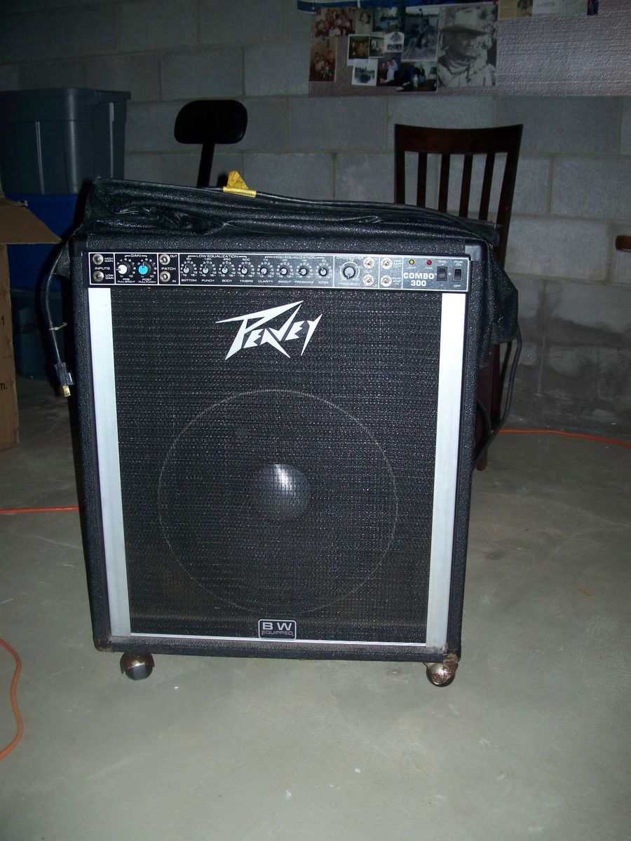 Peavey Model 115 BW Combo 300 Bass Amp Wheels Cover